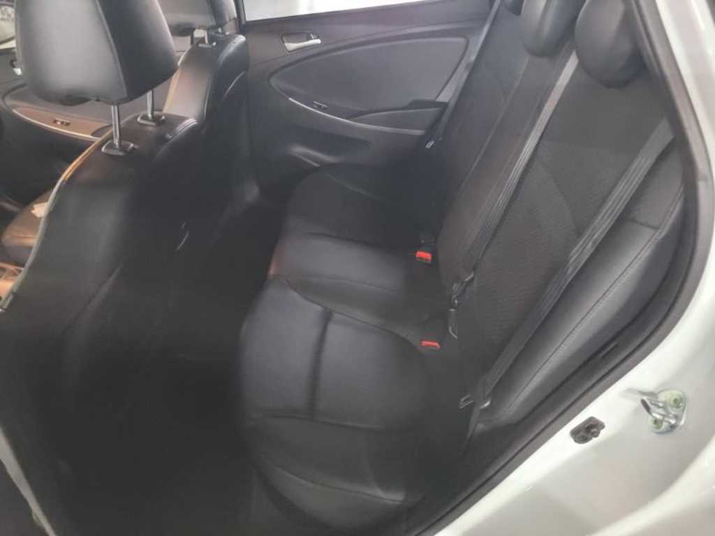 HYUNDAI Accent 2015 Blanco - Importación desde Corea - HF Imports Iquique - Foto 15