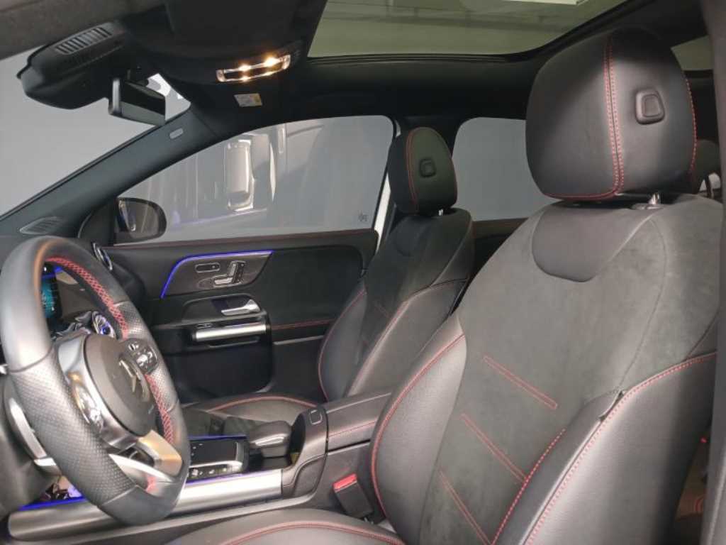 Mercedes Benz GLA Class - Vista 7