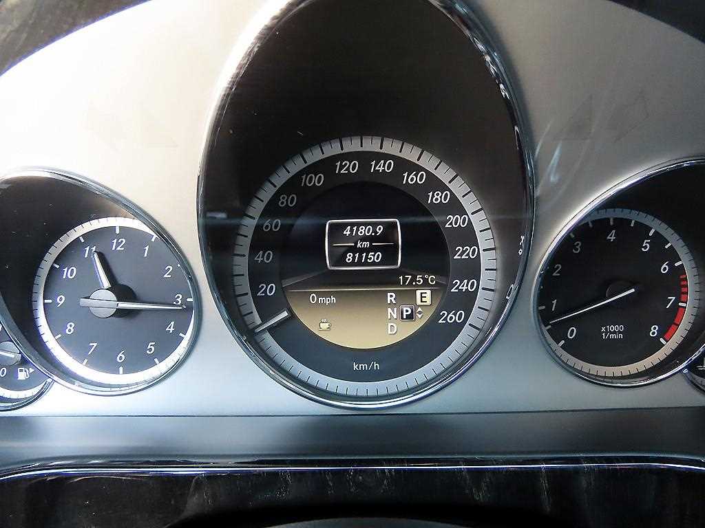 Mercedes Benz E class - Vista 9