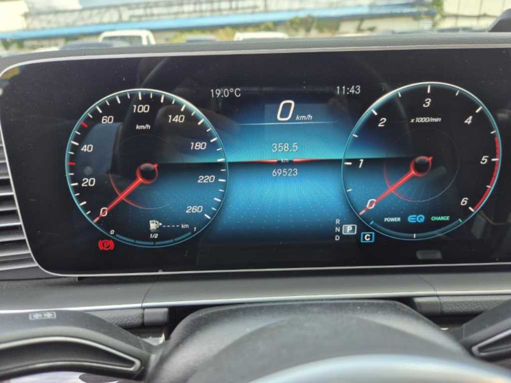 Mercedes Benz GLE Class - Vista 9