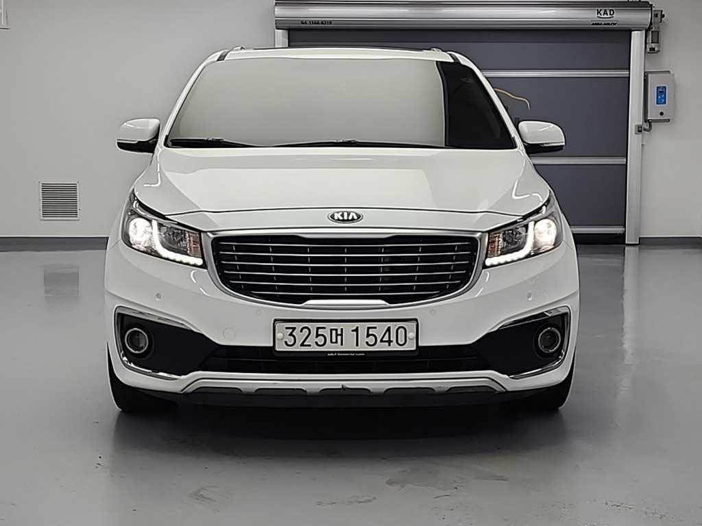 KIA Carnival - Vista 2