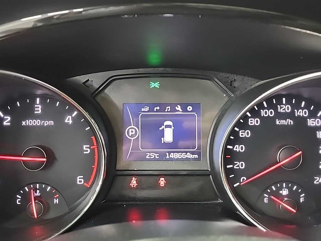 KIA Carnival - Vista 6