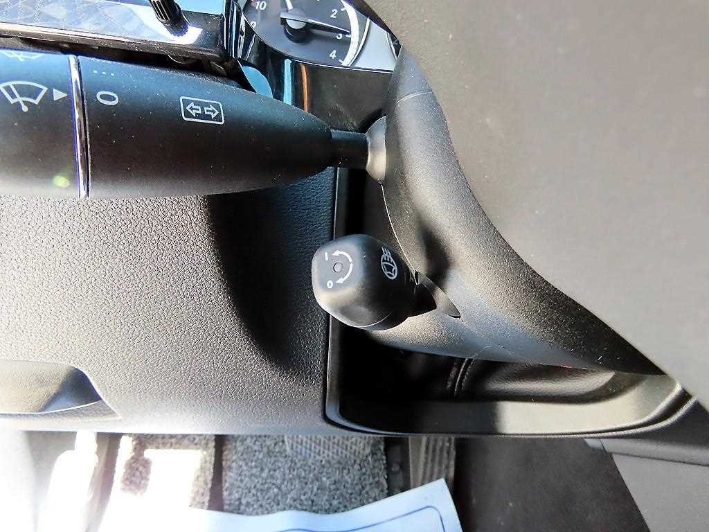 Mercedes Benz E class - Vista 12