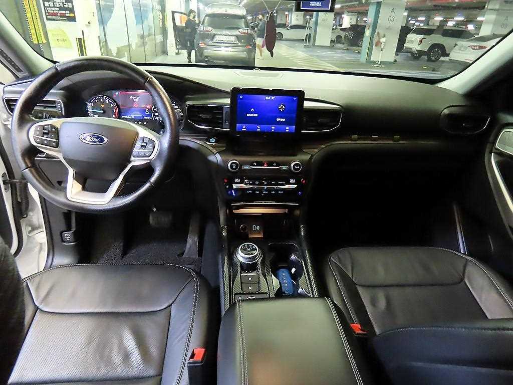 Ford Explorer - Vista 10