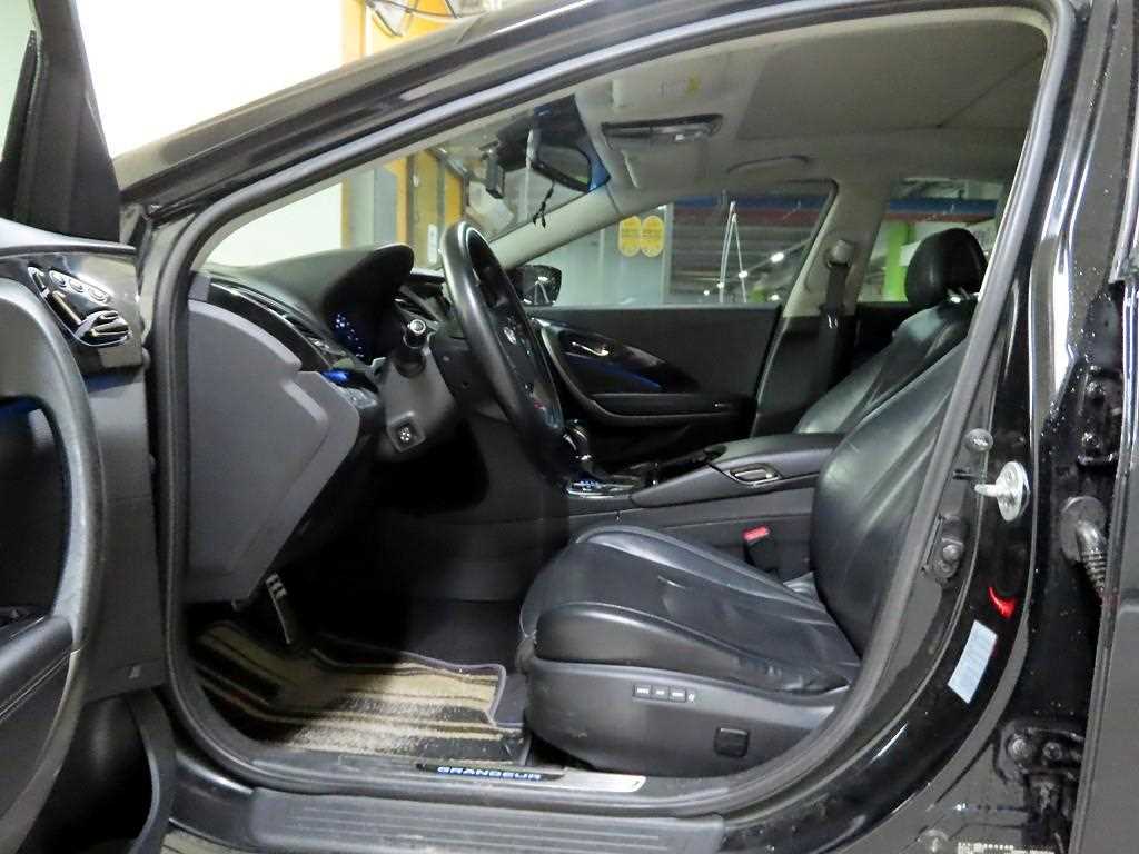 HYUNDAI Grandeur 2012 Negro - Importación desde Corea - HF Imports Iquique - Foto 13