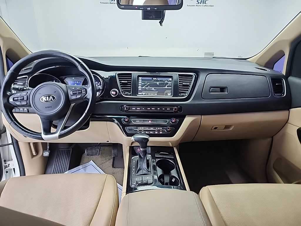 KIA Carnival - Vista 7