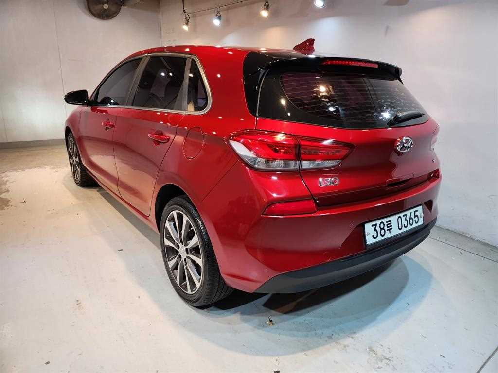 HYUNDAI i30 - Vista 4