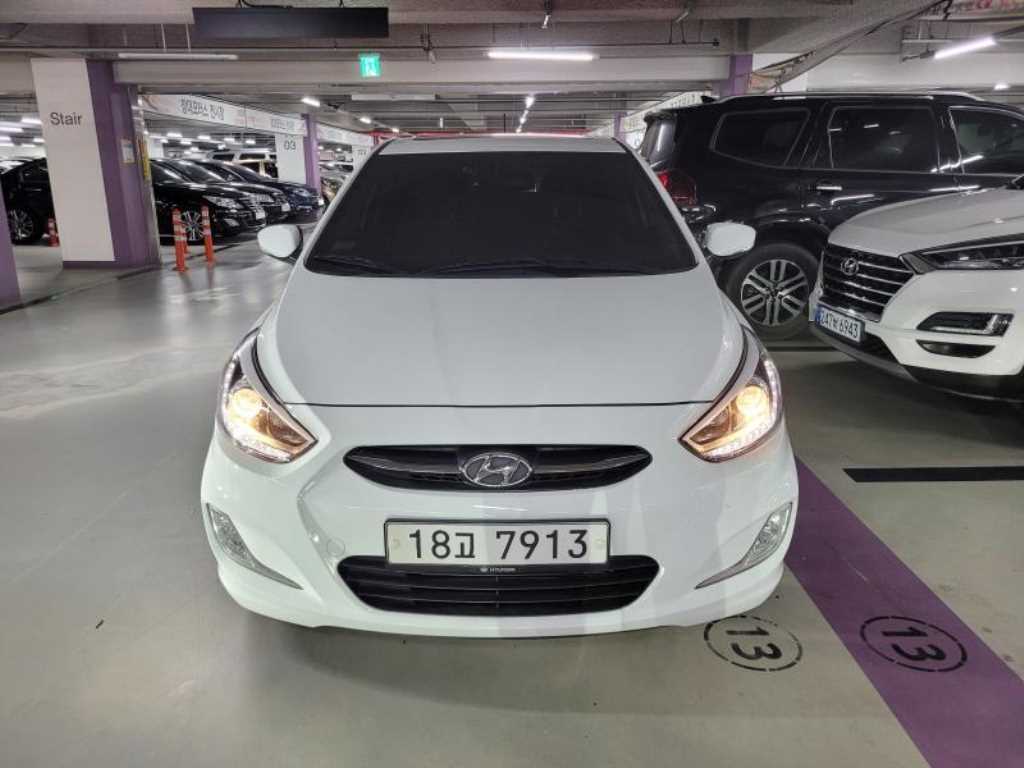 HYUNDAI Accent 2015 Blanco - Importación desde Corea - HF Imports Iquique - Foto 1