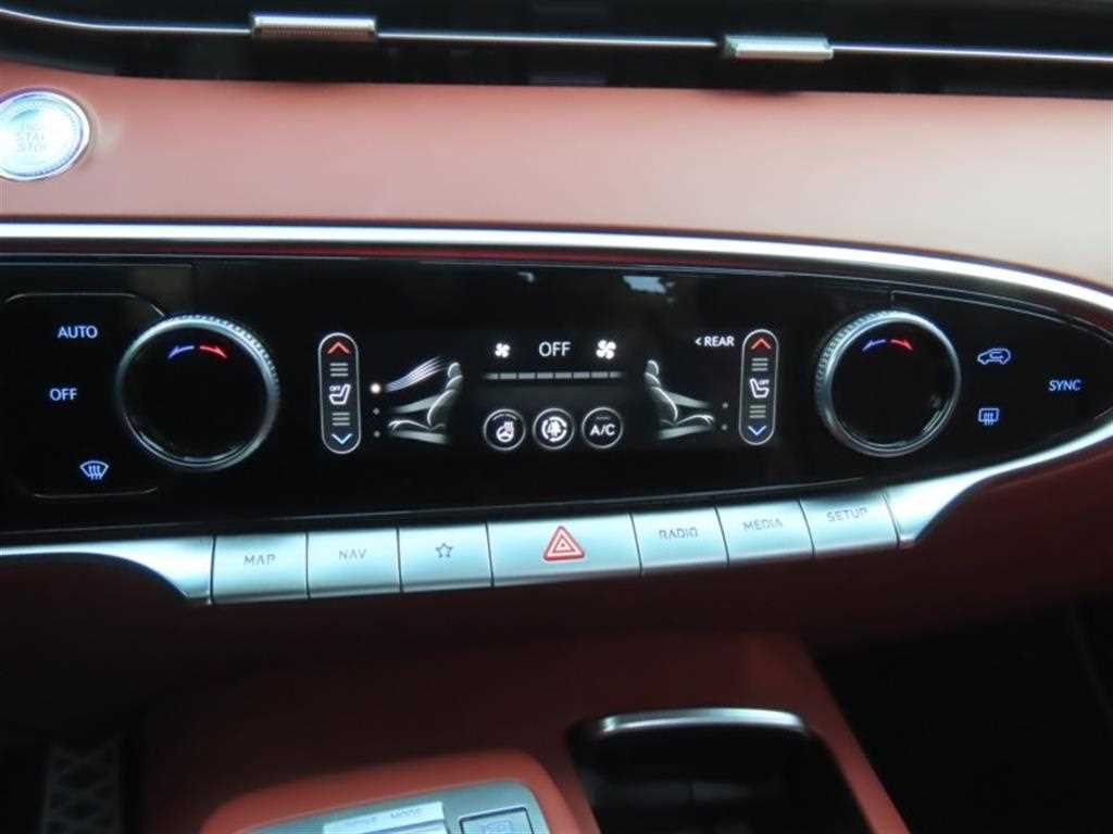 Genesis GV70 - Vista 7