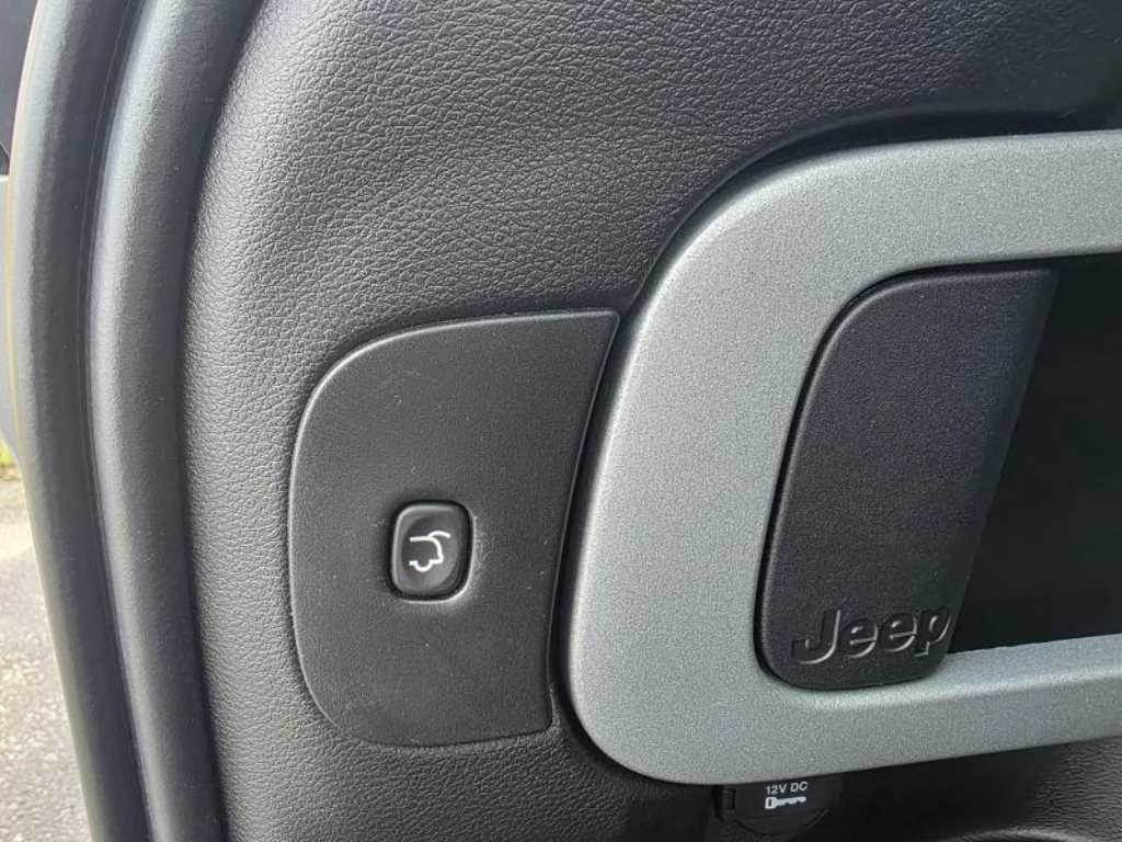 Jeep Cherokee - Vista 5