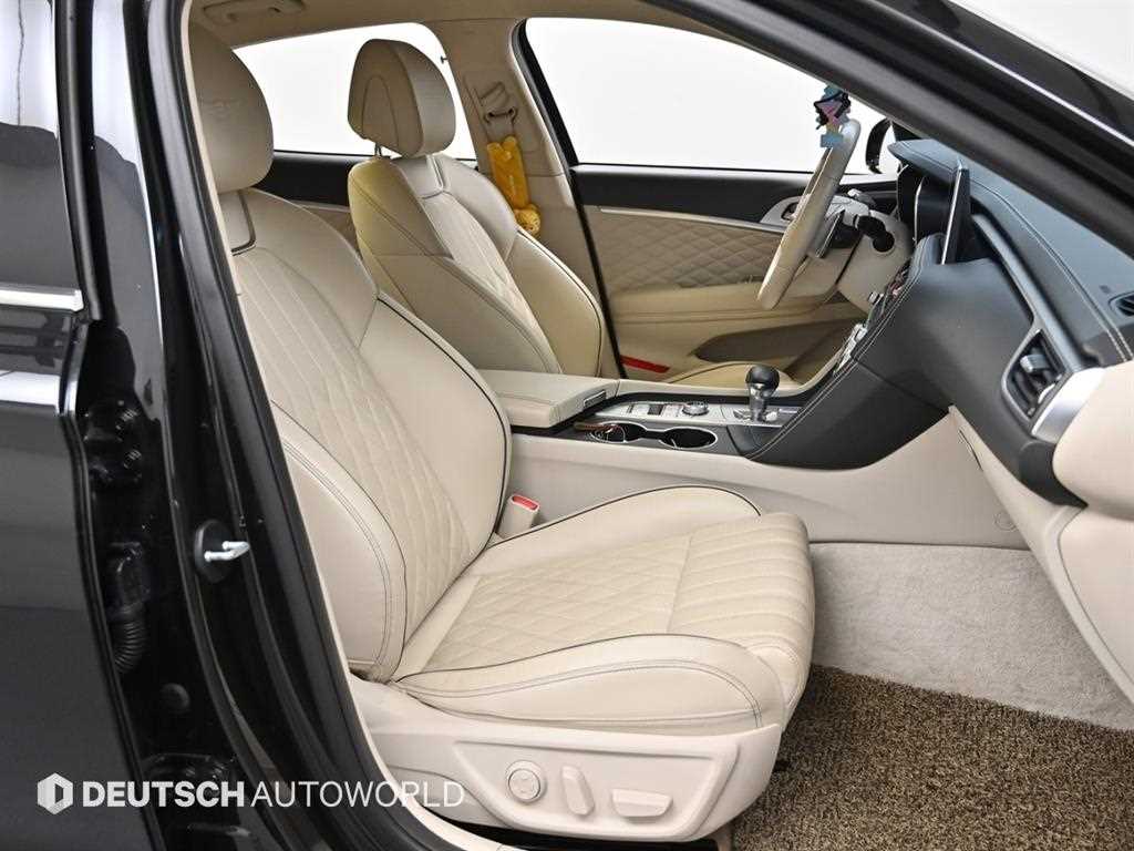 Genesis G70 - Vista 10