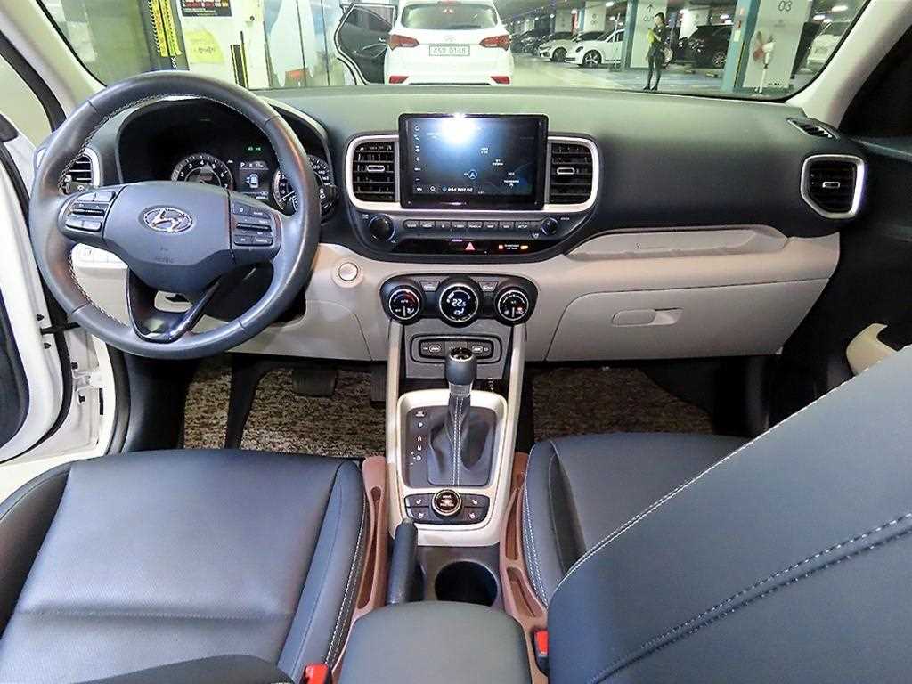 HYUNDAI Venue - Vista 10