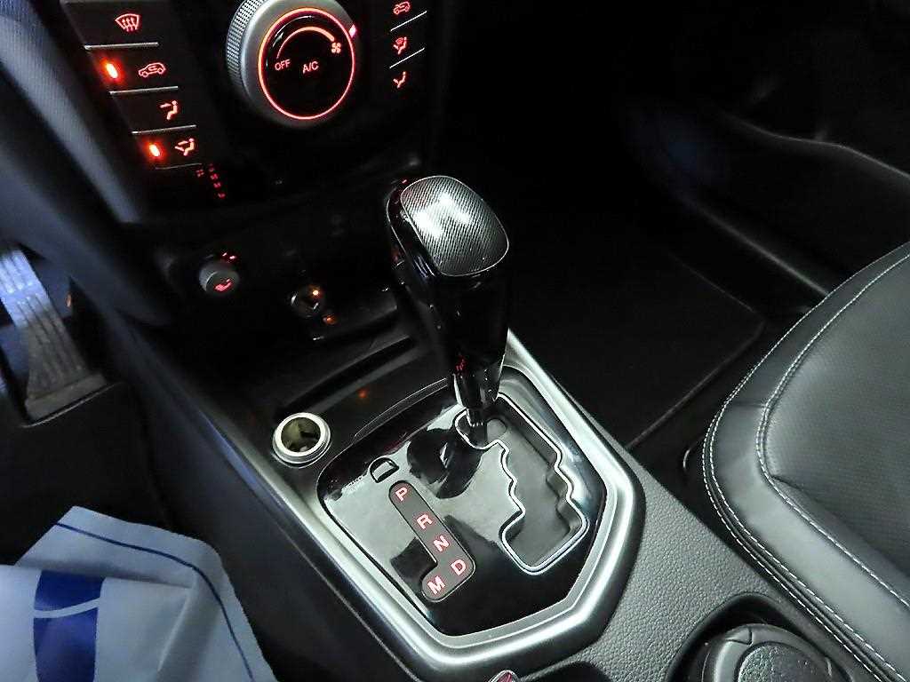 Ssangyong Tivoli - Vista 12