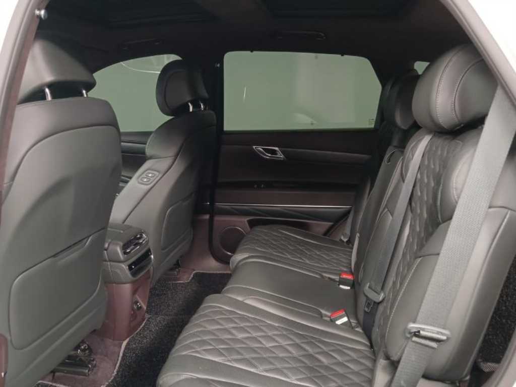 Genesis GV80 - Vista 8