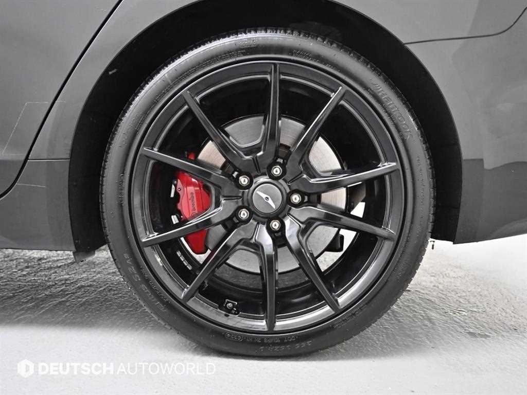 Genesis G70 - Vista 5