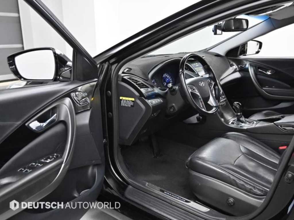 HYUNDAI Grandeur - Vista 11