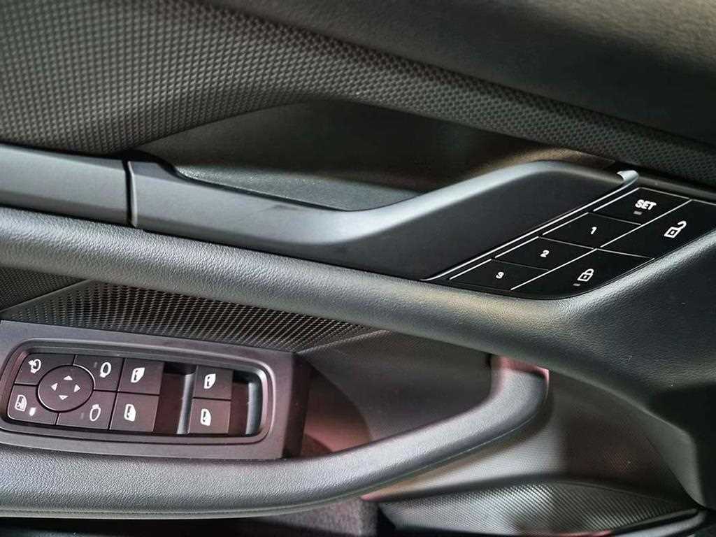 Porsche Taycan - Vista 11