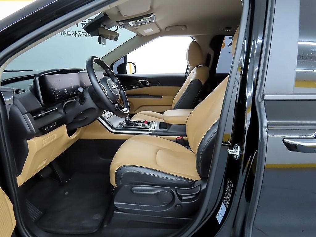 KIA Carnival - Vista 5