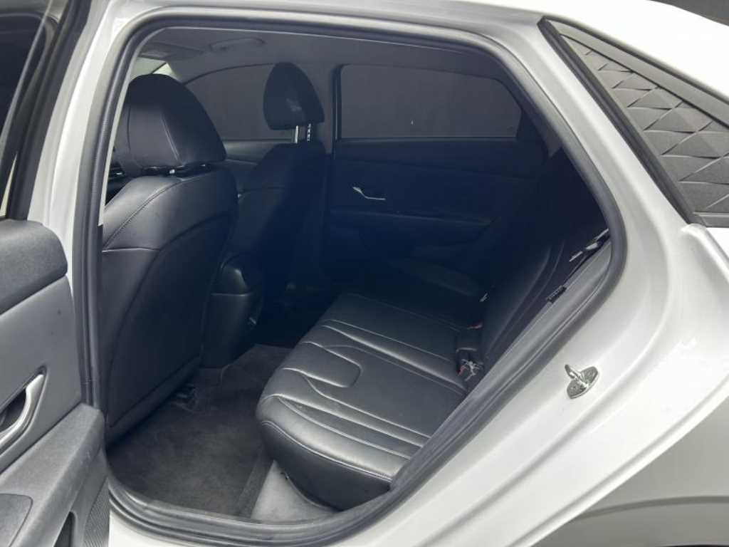 HYUNDAI Avante - Vista 5