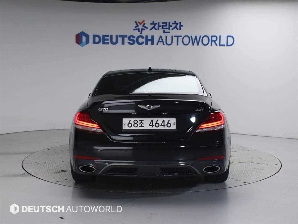 Genesis G70 - Vista 4