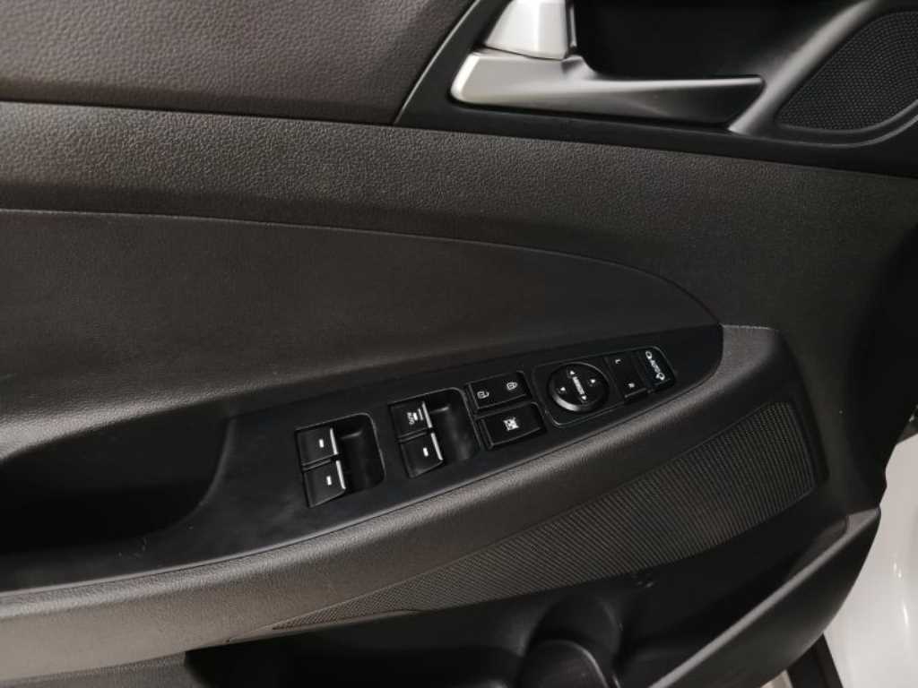 HYUNDAI Tucson - Vista 9