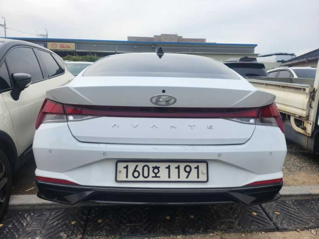 HYUNDAI Avante - Vista 2