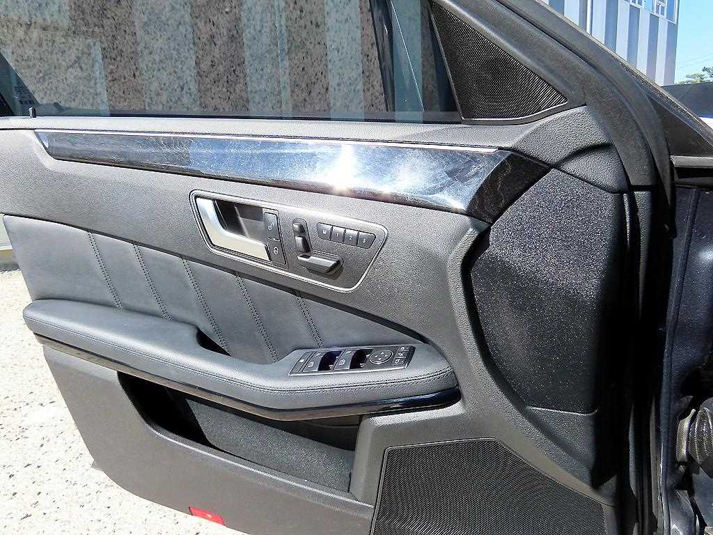 Mercedes Benz E class - Vista 11