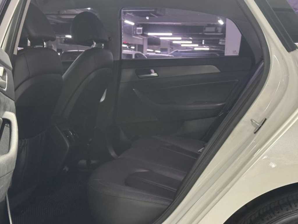 HYUNDAI Sonata - Vista 6