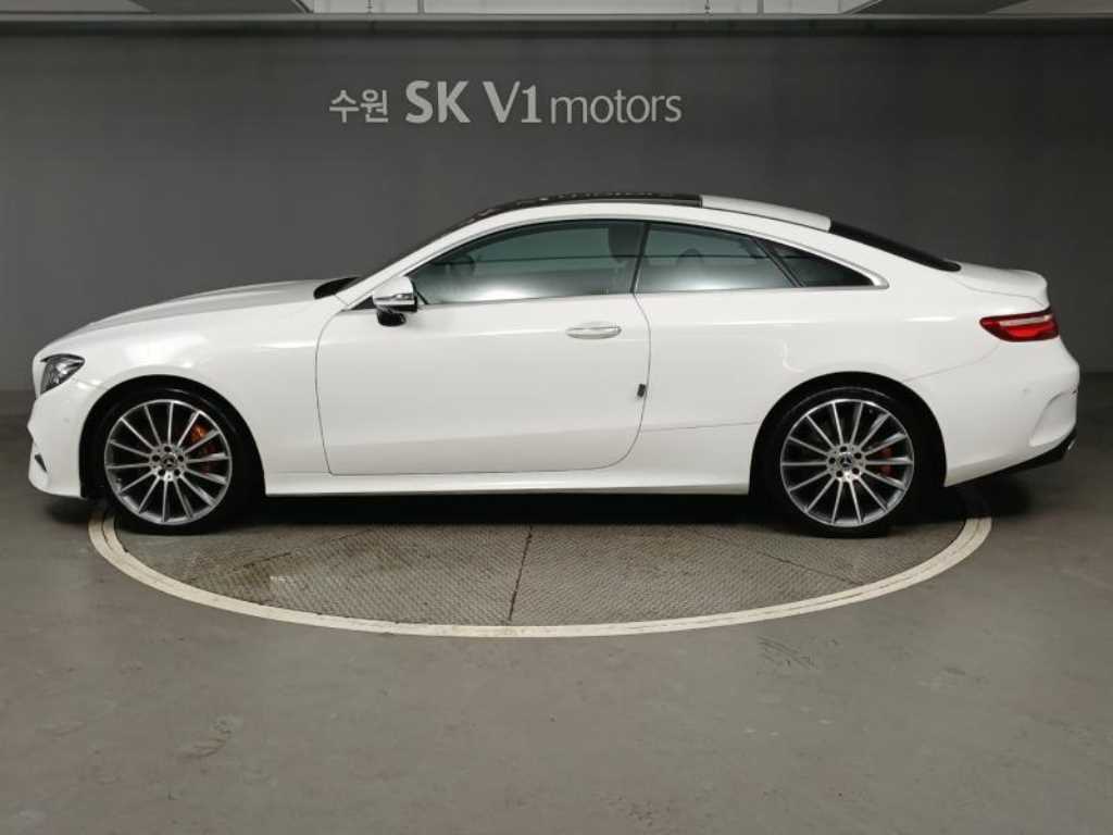 Mercedes Benz E class - Vista 4