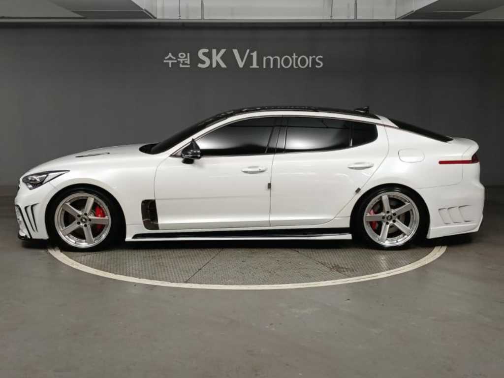KIA Stinger - Vista 5