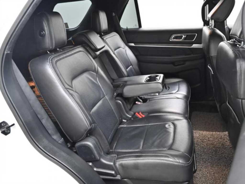 Ford Explorer - Vista 12