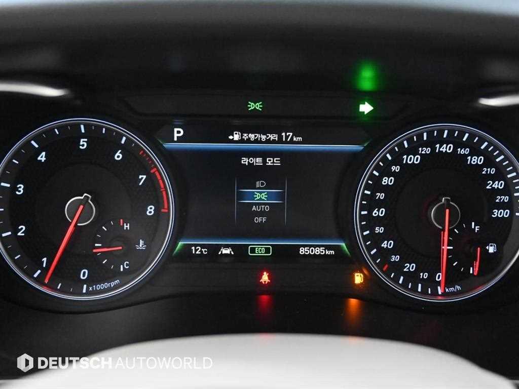 Genesis G70 - Vista 8