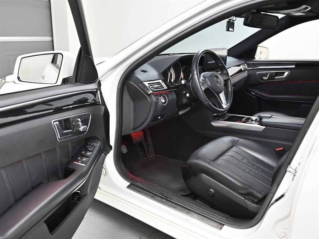 Mercedes Benz E class - Vista 11