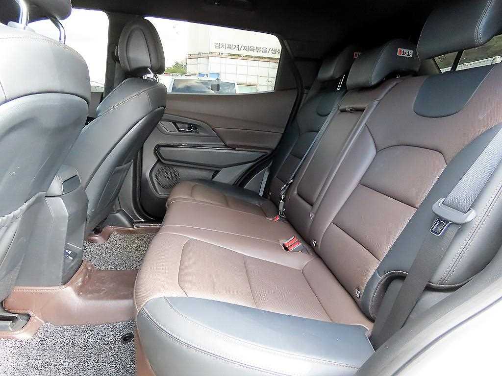 Ssangyong Korando - Vista 6