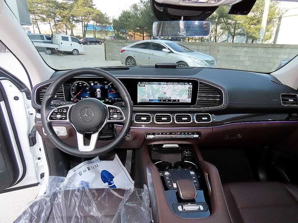 Mercedes Benz GLE Class - Vista 7