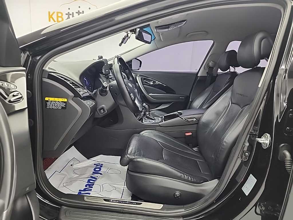 HYUNDAI Grandeur - Vista 11