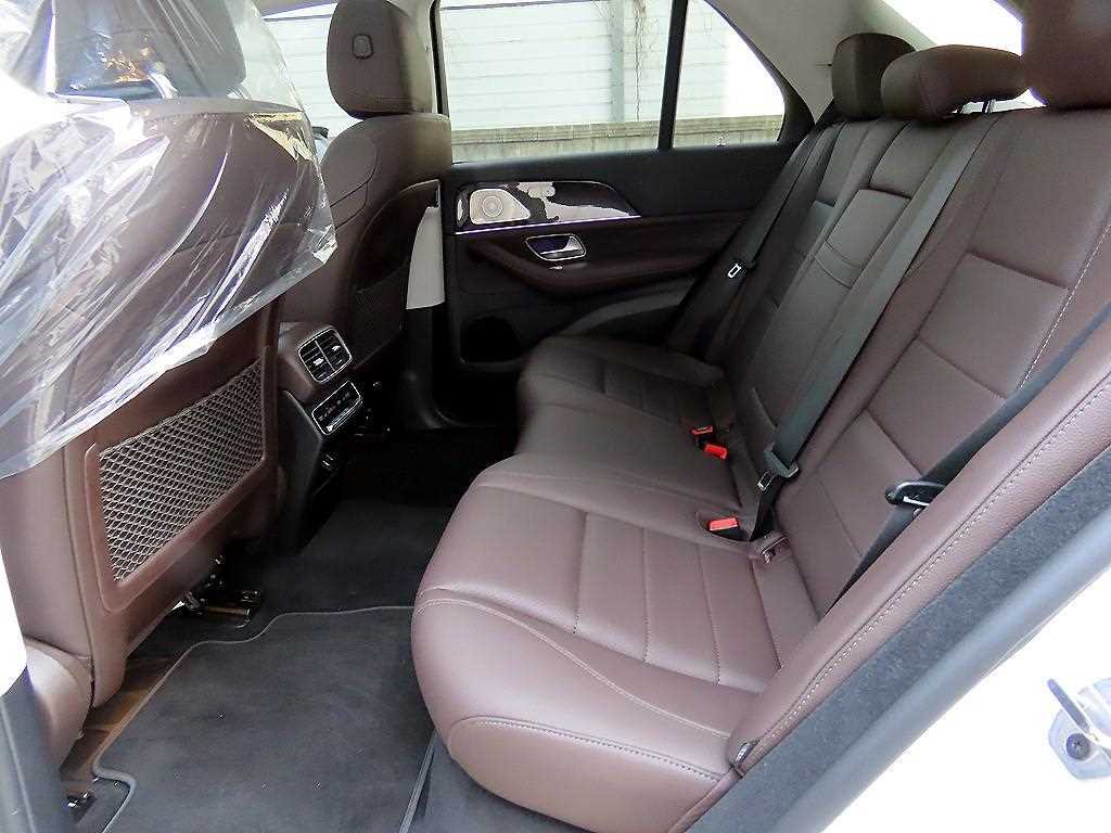 Mercedes Benz GLE Class - Vista 6