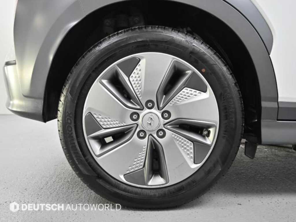 HYUNDAI Kona - Vista 5