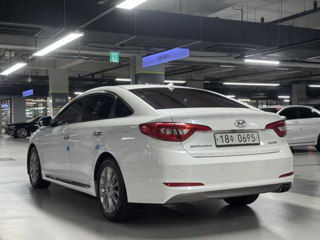 HYUNDAI Sonata - Vista 4