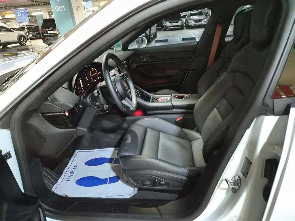 Porsche Taycan - Vista 6