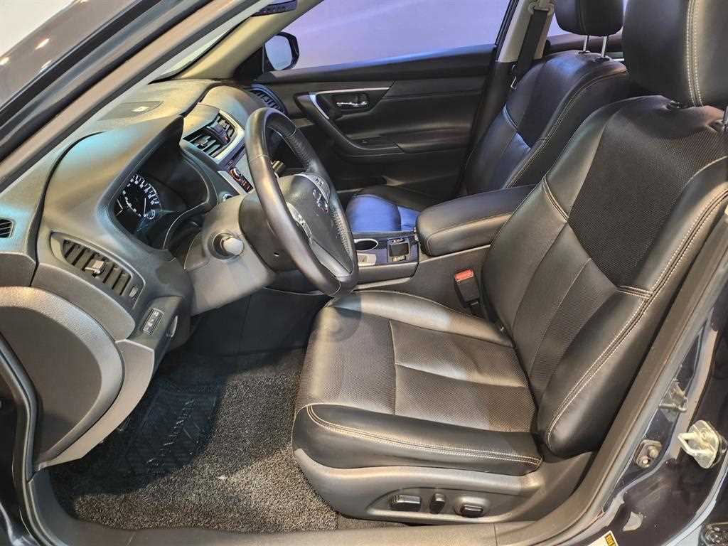 Nissan Altima - Vista 11