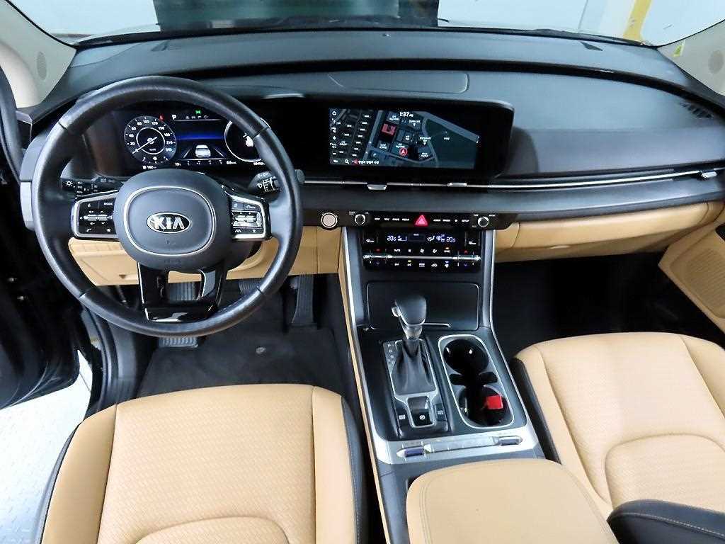 KIA Carnival - Vista 7