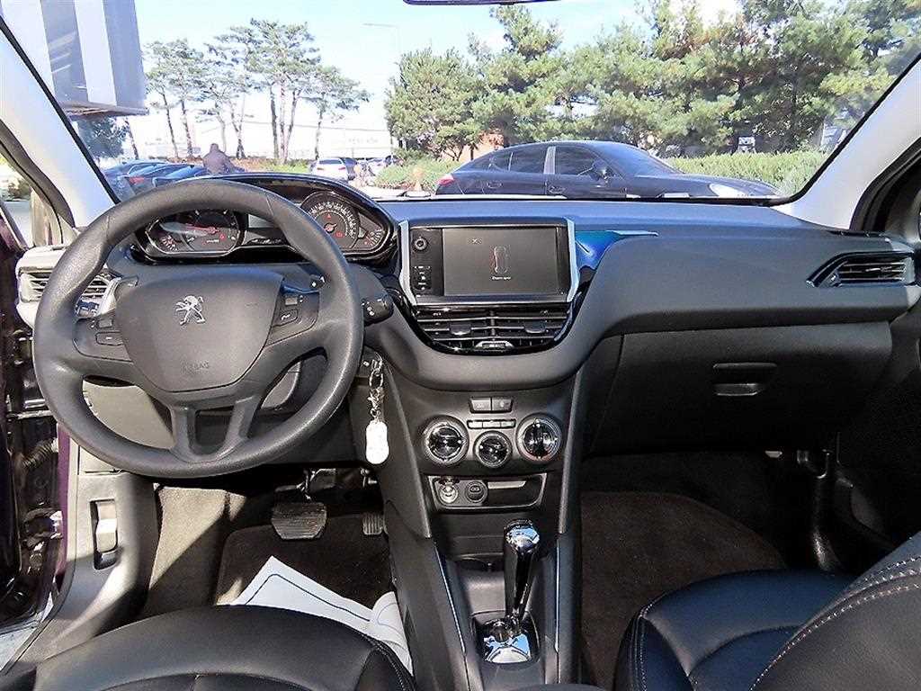 Peugeot 208 - Vista 7