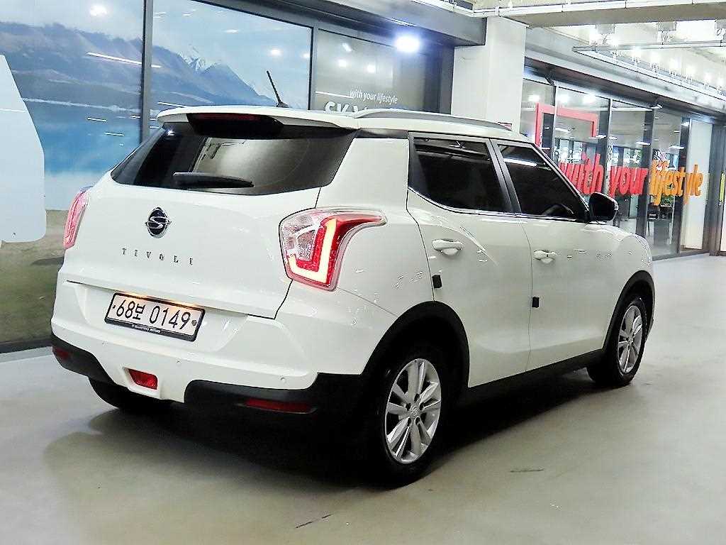 Ssangyong Tivoli - Vista 4