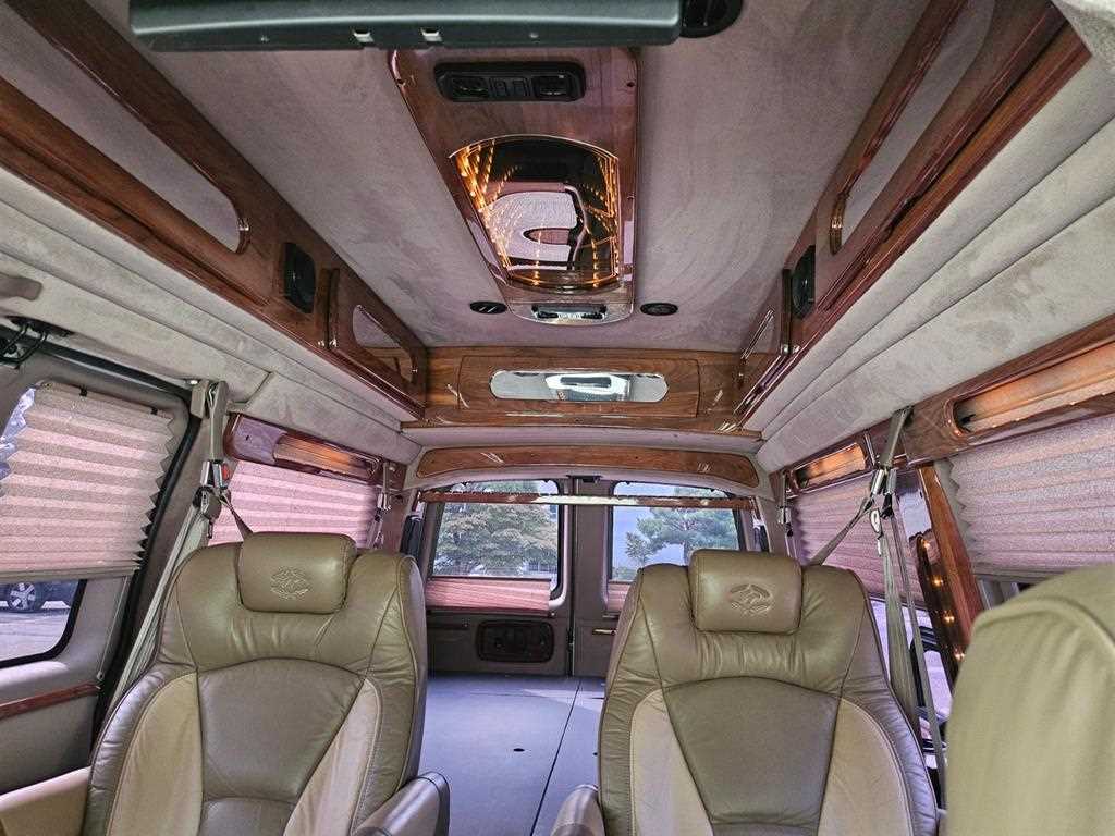 Chevrolet Chevy Van - Vista 7