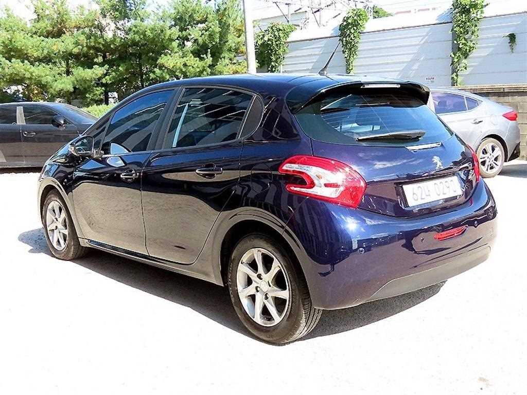 Peugeot 208 - Vista 3