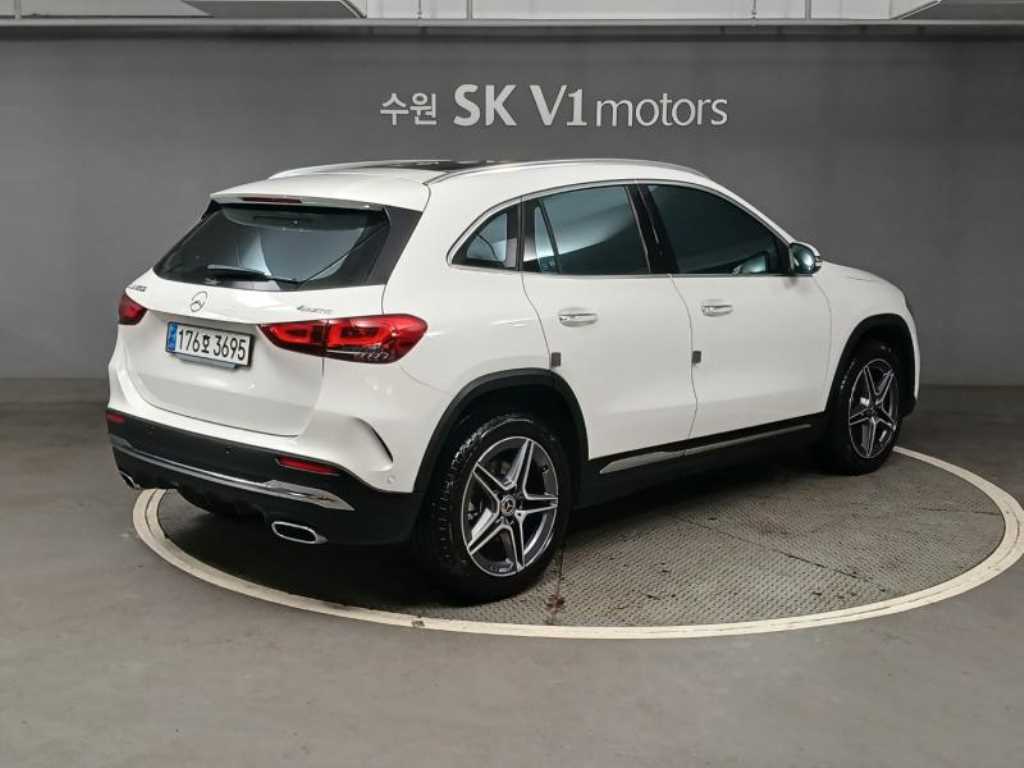 Mercedes Benz GLA Class - Vista 4