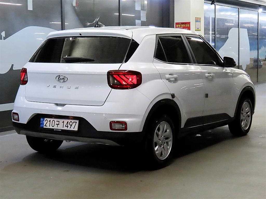 HYUNDAI Venue - Vista 4