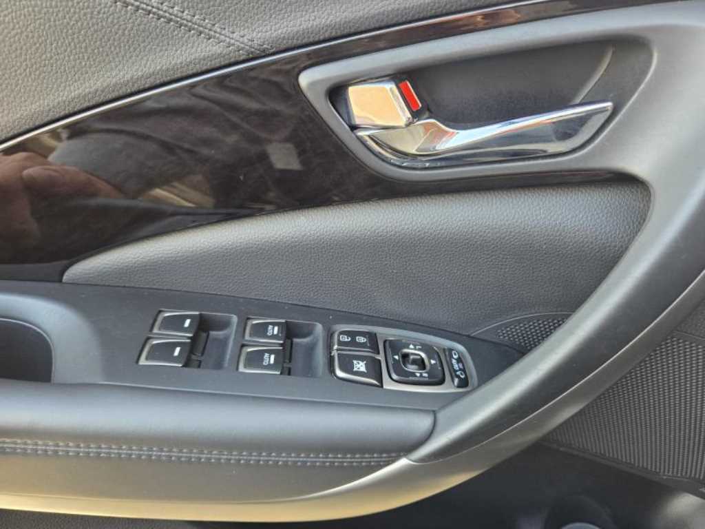 HYUNDAI Grandeur - Vista 12