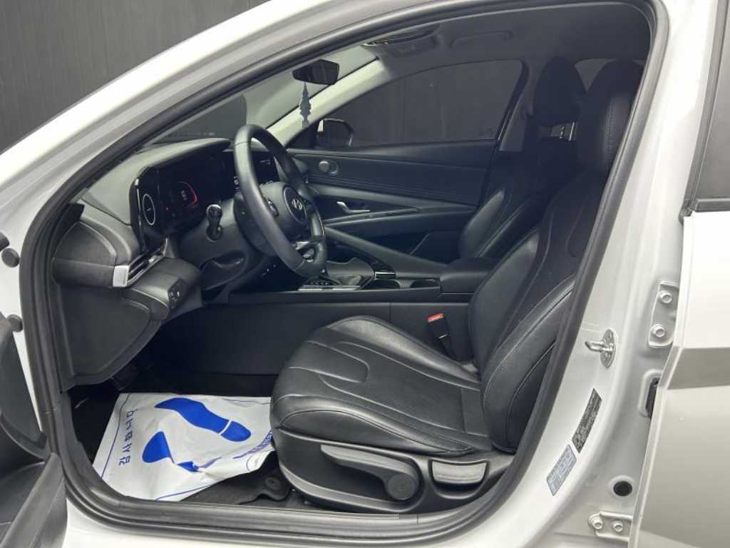 HYUNDAI Avante - Vista 6